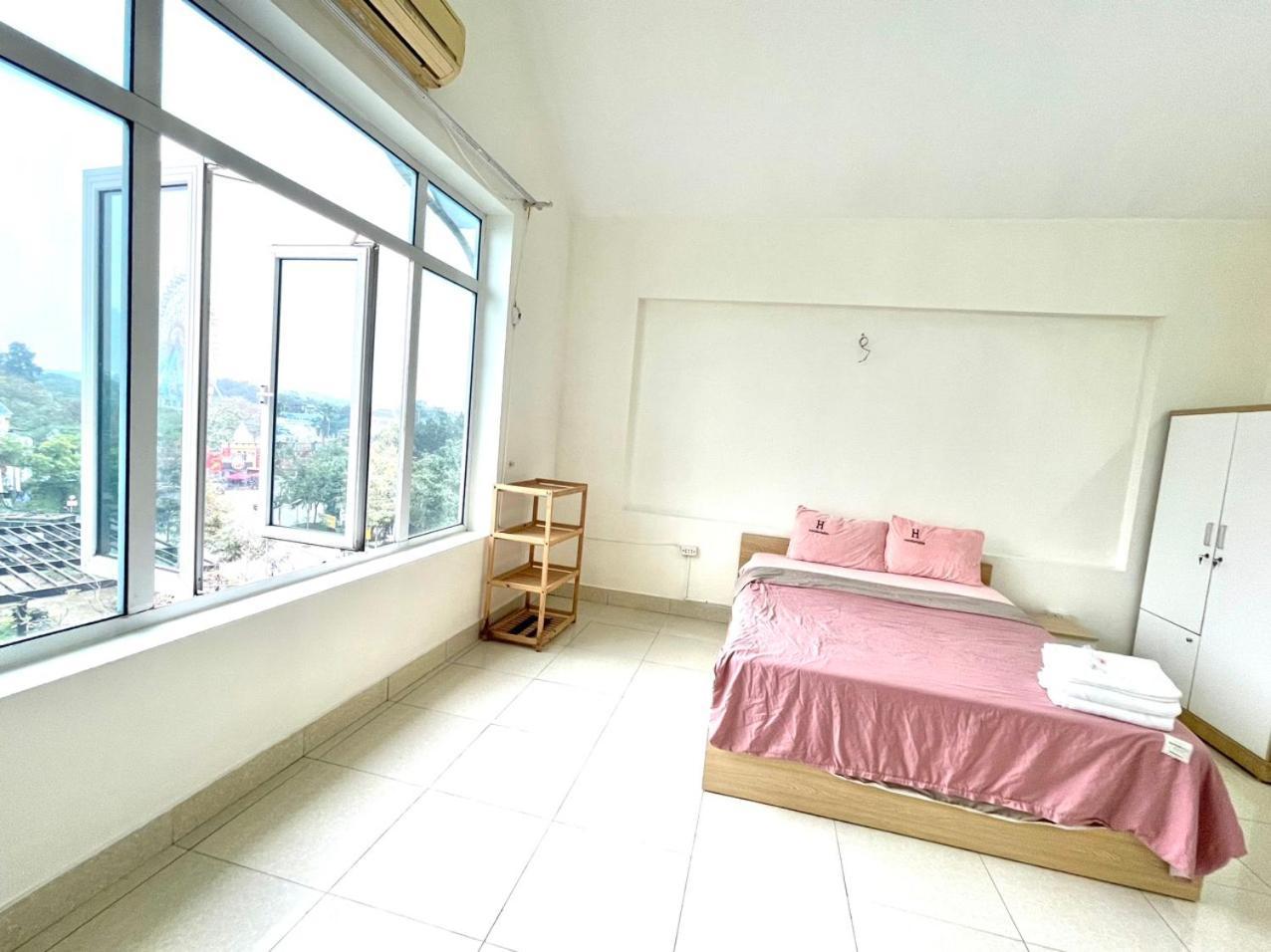 1351 Chilling View Close Ho Tay Full Natural Light Appartement Hanoï